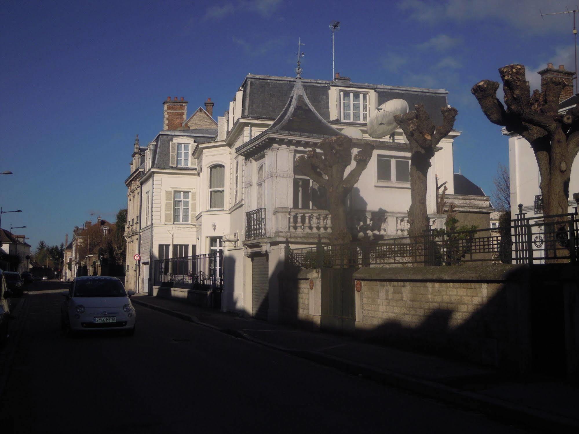 La Demeure D'Eirene Bed & Breakfast Troyes Exterior foto